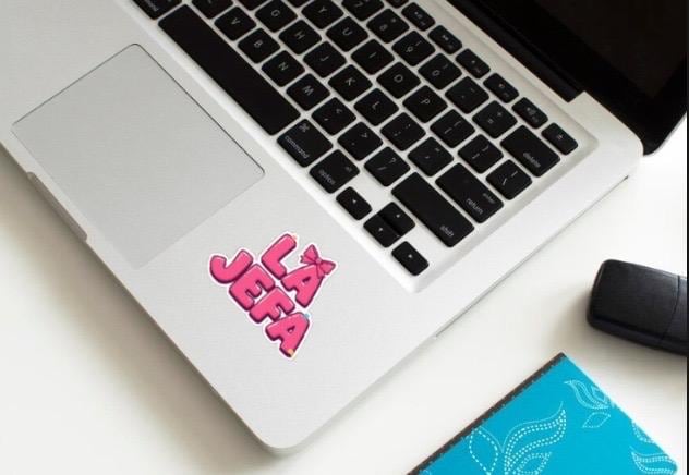 La Jefa Sticker | Empowering Girl Boss Decal | Spanish Quote Art | Latina Boss Vinyl | Feminist Gift | The Boss Laptop Sticker | Pink Bow