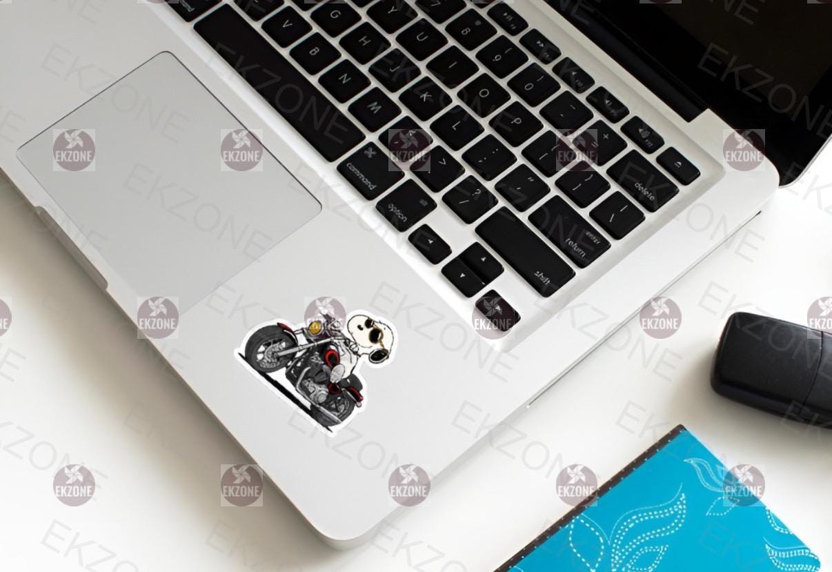 Snoopy Motorcycle Rider Sticker | Peanuts Biker Dog Decal | Cool Chopper Art | Cartoon Motorcyclist Vinyl | Snoopy Gift |For Stanley Yeti